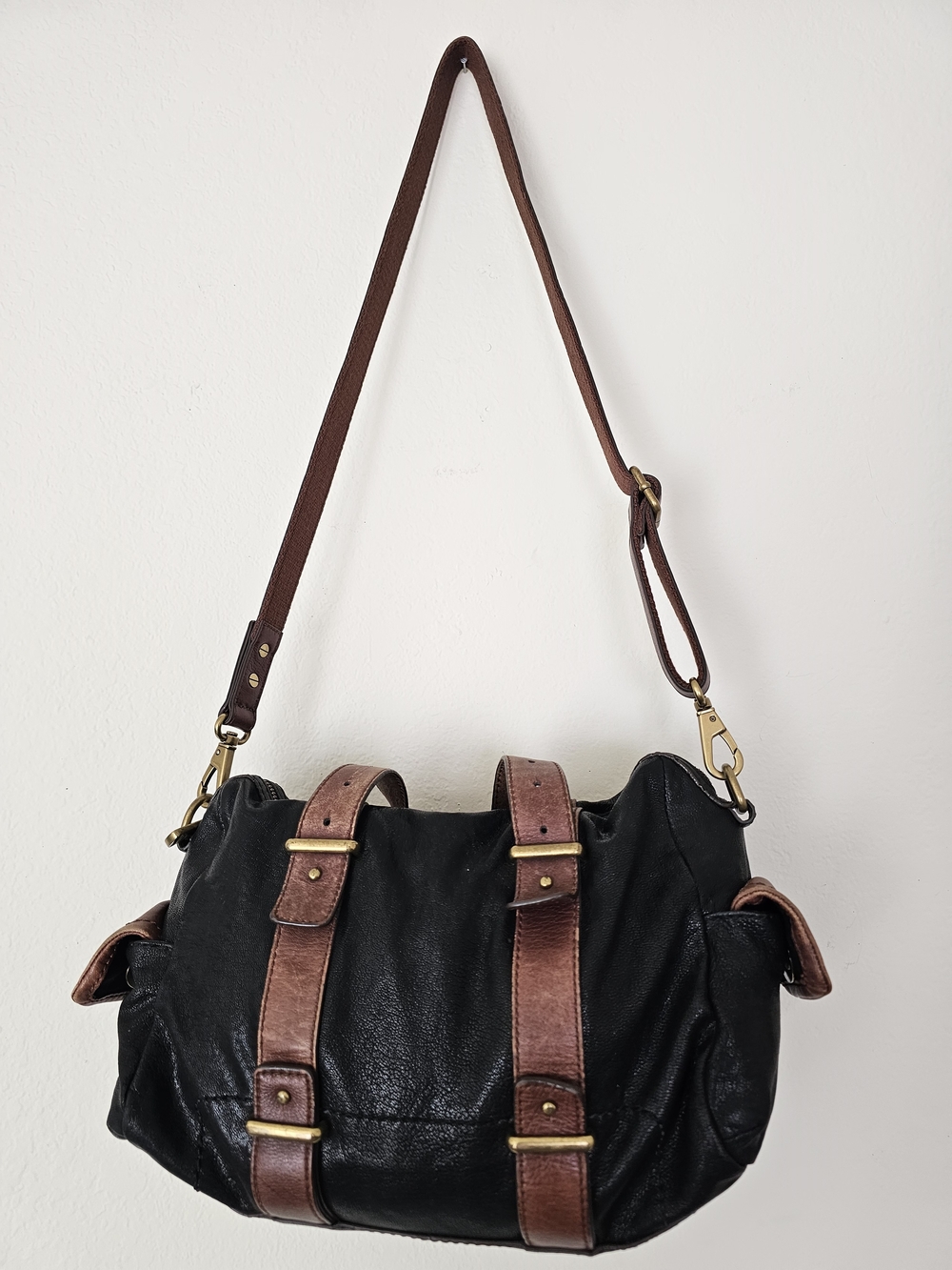 Vintage Fossil  Brand Black Crossbody Bag with Brown Straps - Picture 4 of 8